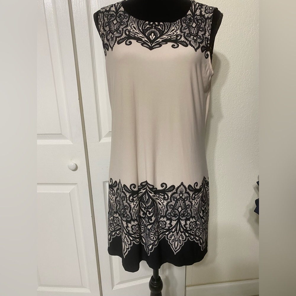 Joseph Ribkoff Sleeveless tunic size 14